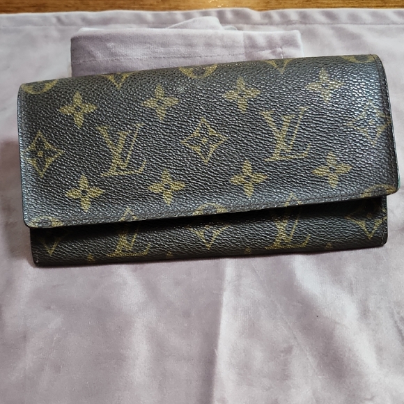 Louis Vuitton Brown and Tan Monogram Long Wallet - Picture 1 of 11